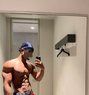 Gym bro (WOMEN & COUPLES) (real pics) - Acompañantes masculino in Dubai Photo 8 of 8