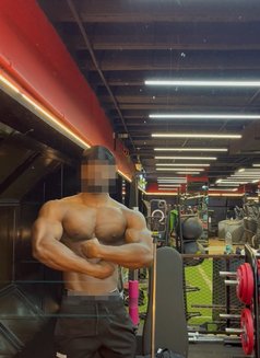 Gym trainer (for Couples) - Acompañantes masculino in Dubai Photo 6 of 7