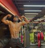 Gym bro (WOMEN & COUPLES) (real pics) - Acompañantes masculino in Dubai Photo 4 of 8