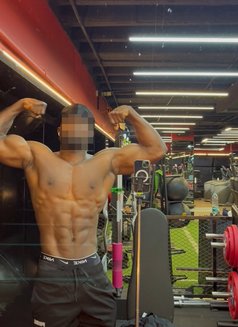 Gym trainer (for Couples) - Acompañantes masculino in Dubai Photo 7 of 7