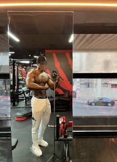 Gym trainer (for Couples) - Acompañantes masculino in Dubai Photo 7 of 7