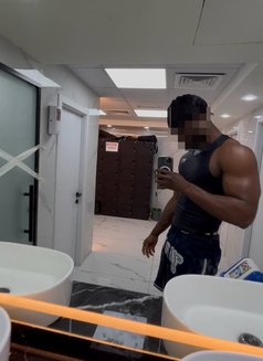 Gym trainer (for Couples) - Acompañantes masculino in Dubai Photo 6 of 7