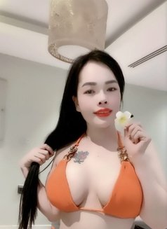 Hải Yến - escort in Khobar Photo 3 of 13