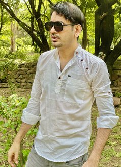 H Kumar - Only for women / couple - Male escort in New Delhi Photo 6 of 9