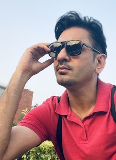 H Kumar - Only for women / couple - Male escort in New Delhi Photo 7 of 9