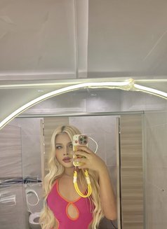 Ha Na - masseuse in Phuket Photo 14 of 15