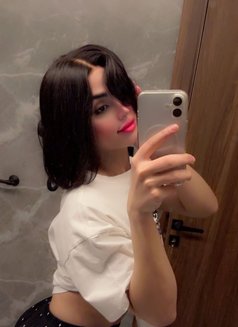 Ha Tan - Transsexual adult performer in Cairo Photo 4 of 12