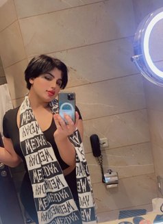 Ha Tan - Transsexual adult performer in Cairo Photo 16 of 22