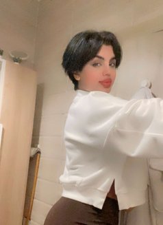 Ha Tan - Transsexual adult performer in Cairo Photo 19 of 22