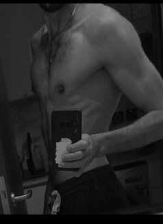 EBEX Sy ,only for couple our girls - Acompañantes masculino in Dubai Photo 5 of 7