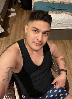 HabibiTonyXL - Male escort in Manila Photo 4 of 6