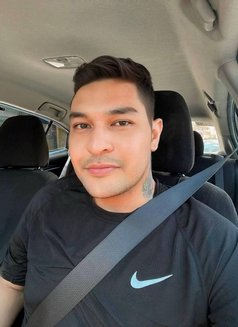 HabibiTonyXL - Male escort in Manila Photo 6 of 6