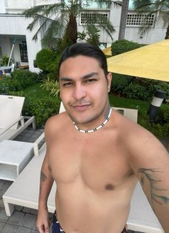 HabibiTonyXL - Acompañantes masculino in Manila Photo 6 of 11