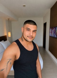 HabibiTonyXL - Male escort in Manila Photo 6 of 12