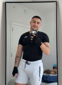 HabibiTonyXL - Male escort in Manila Photo 11 of 12