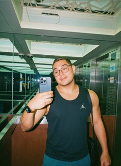 HabibiTonyXL - Male escort in Manila Photo 12 of 12