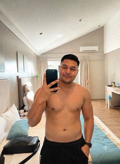 HabibiTonyXL - Male escort in Manila Photo 5 of 9