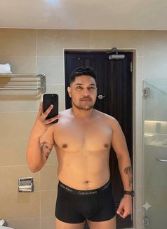 HabibiTonyXL - Male escort in Manila Photo 6 of 9