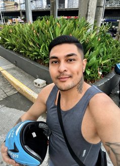 HabibiTonyXL - Male escort in Manila Photo 7 of 9