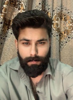 Hadi - Intérprete masculino de adultos in Islamabad Photo 1 of 5