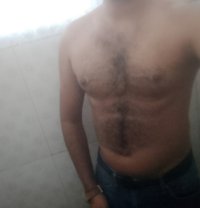 Hadi - Male adult performer in Islamabad