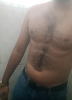 Hadi - Intérprete masculino de adultos in Islamabad Photo 4 of 5