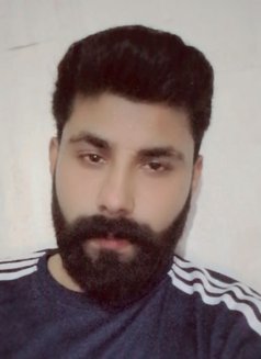 Hadi - Intérprete masculino de adultos in Islamabad Photo 5 of 5