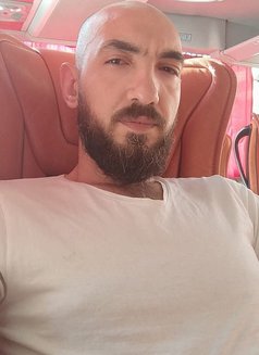 Hadi - Male escort in Damascus Photo 2 of 2