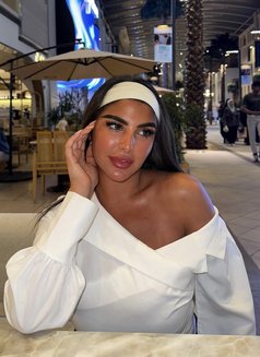 Hadil hoot - escort in Muscat Photo 10 of 13