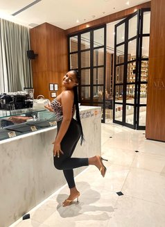 The Hafsa Experience - puta in Abu Dhabi Photo 5 of 8