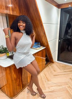 The Hafsa Experience - puta in Abu Dhabi Photo 7 of 8