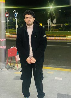 Haider - Male adult performer in Seoul Photo 3 of 3