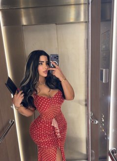 Haifa - puta in Riyadh Photo 9 of 14