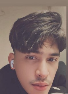 Haikal - Male escort in Singapore Photo 3 of 8