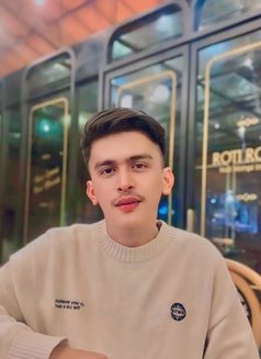 Haikal - Male escort in Singapore Photo 6 of 8