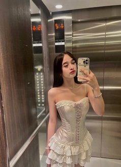 Hailey.Parker.Bbc - Acompañantes transexual in Manila Photo 3 of 3