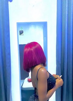 Hailey - escort in Abu Dhabi Photo 2 of 7