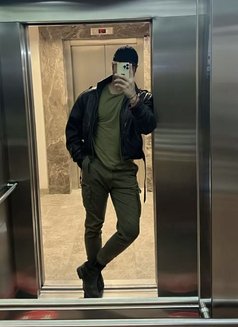 Hakan - Acompañantes masculino in Riyadh Photo 2 of 3