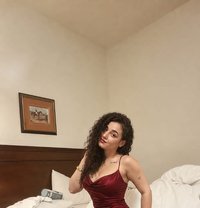 Hala - Intérprete de adultos in Beirut