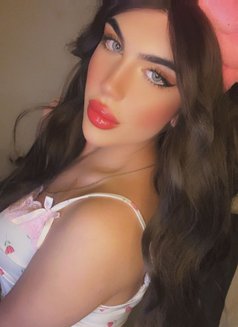 halaa - Transsexual escort in Beirut Photo 5 of 6