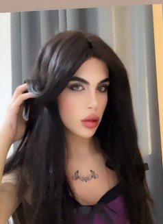 halaa - Transsexual escort in Beirut Photo 7 of 9