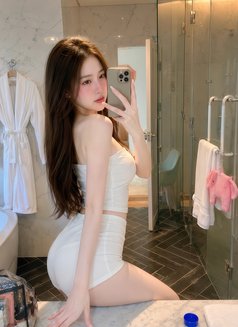 Haley - puta in Phuket Photo 6 of 9