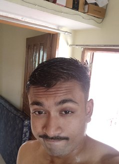 Halku - Acompañantes masculino in Raipur Photo 1 of 2