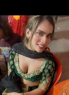 Halla - Transsexual escort in Ahmedabad Photo 1 of 12