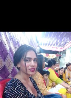 Halla - Transsexual escort in Ahmedabad Photo 3 of 12