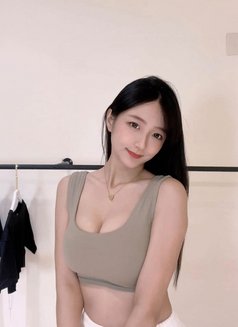 Hallo Available - puta in Jakarta Photo 2 of 4