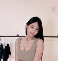 Hallo Available - puta in Jakarta