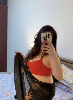 Farhana 8" shemlale - Transsexual escort in Kochi Photo 10 of 10