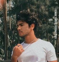 Hamood - Male escort in Al Manama