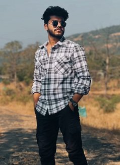 Hamood - Acompañantes masculino in Al Manama Photo 3 of 5